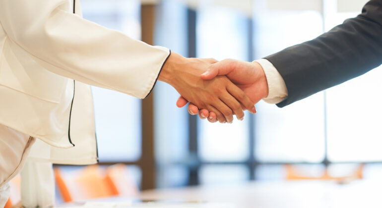 Close,Up,Investor,Businessman,Handshake,With,Partner,Vendor,After,Completed